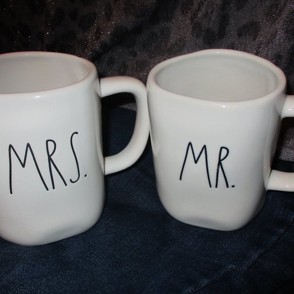 Rae Dunn  Coffee Mug Set Mr & Mrs - Picture 7 of 7